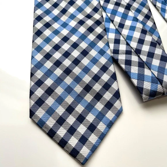 Ralph Lauren Men’s 100% Silk Navy and Light Blue Checkered Tie - Picture 2 of 7